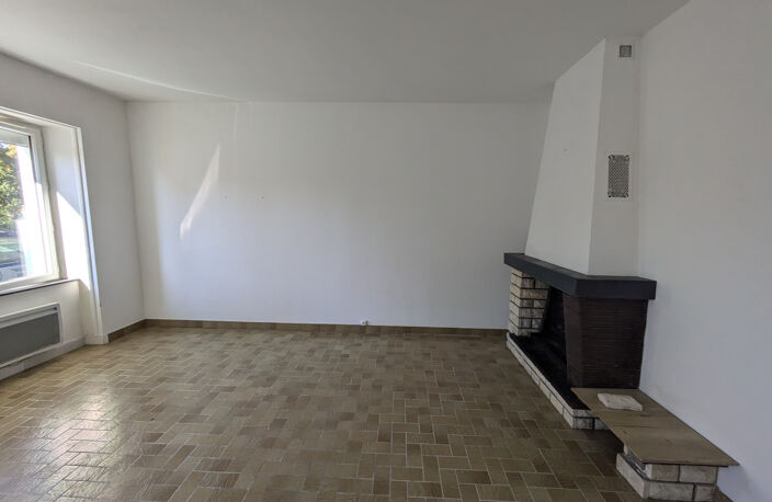 Maison de bourg avec dépendances et terrain IDEAL INVESTISSE — photo 3
