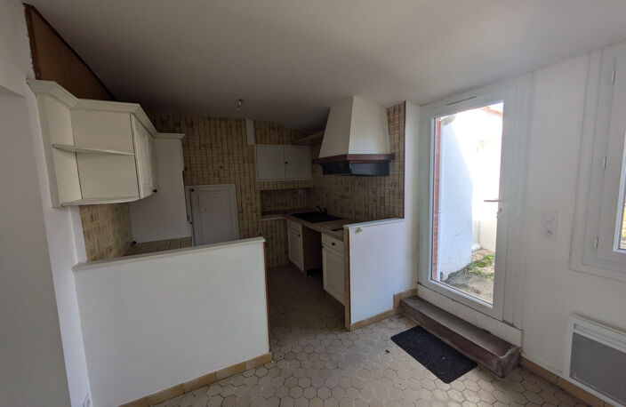 Maison de bourg avec dépendances et terrain IDEAL INVESTISSE — photo 4