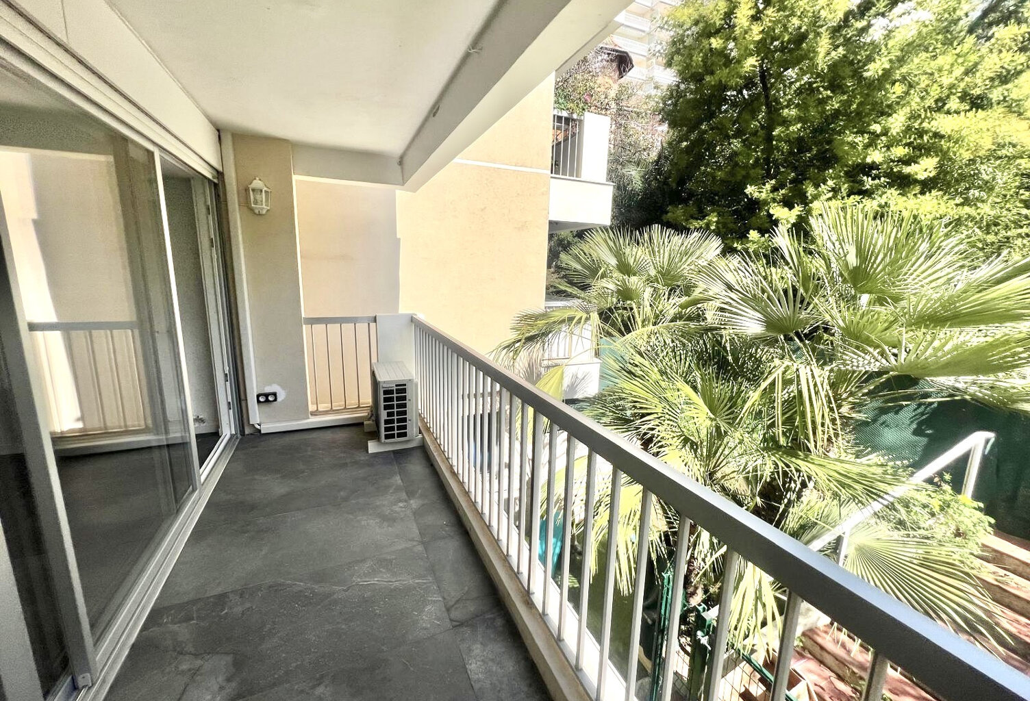 CANNES BASSE CALIFORNIE 790M DE LA MER APPARTEMENT 35M2 REFA — photo 1