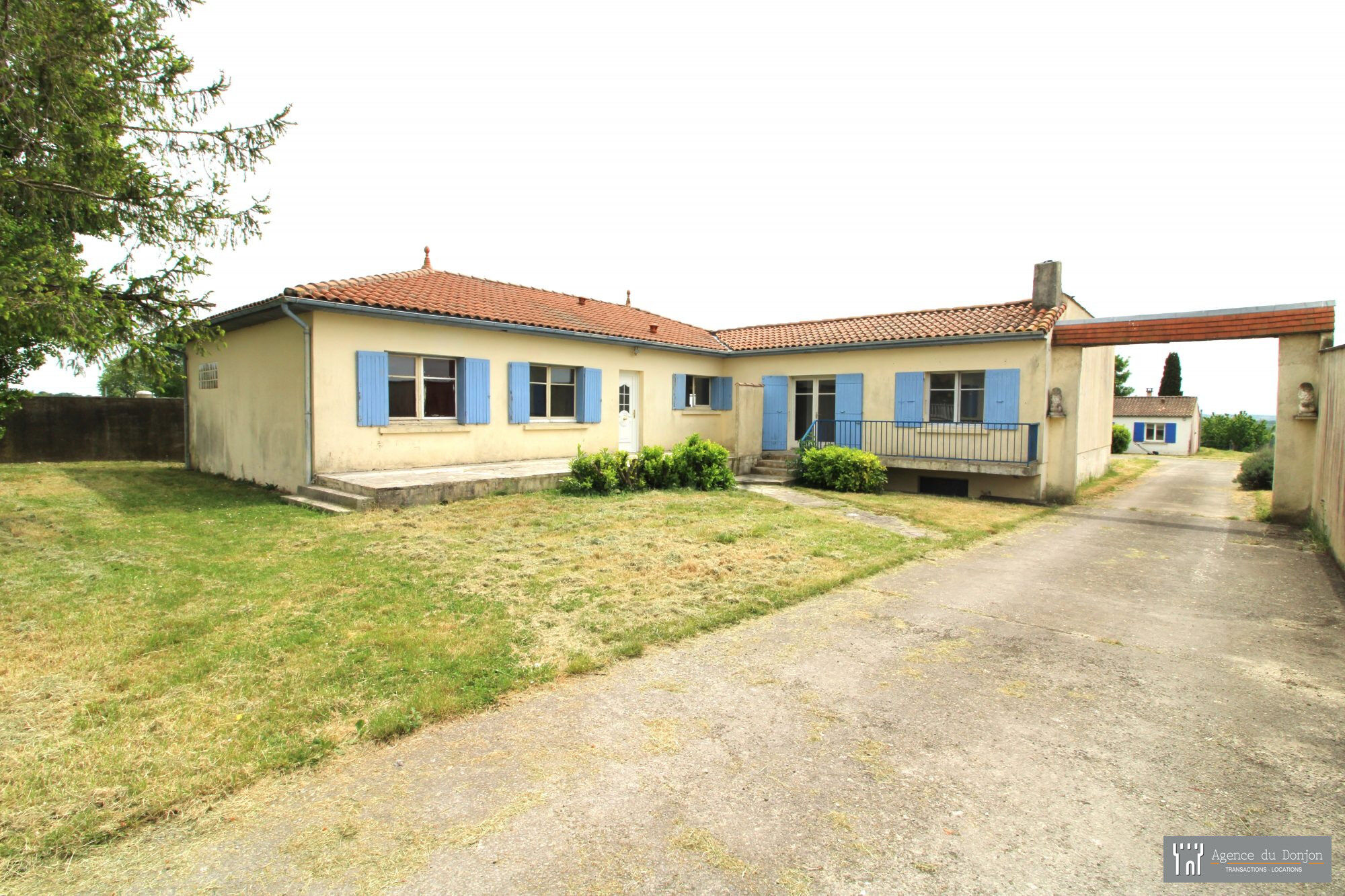 Villa / Maison  T10 à vendre Chaniers 17610