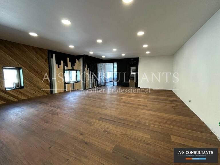 LOCAL D'ACTIVITE+BUREAUX A LOUER — photo 1