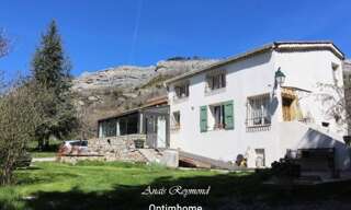 Maison 11 Pièces 210 m² à vendre à Saint-Geniez (04200)