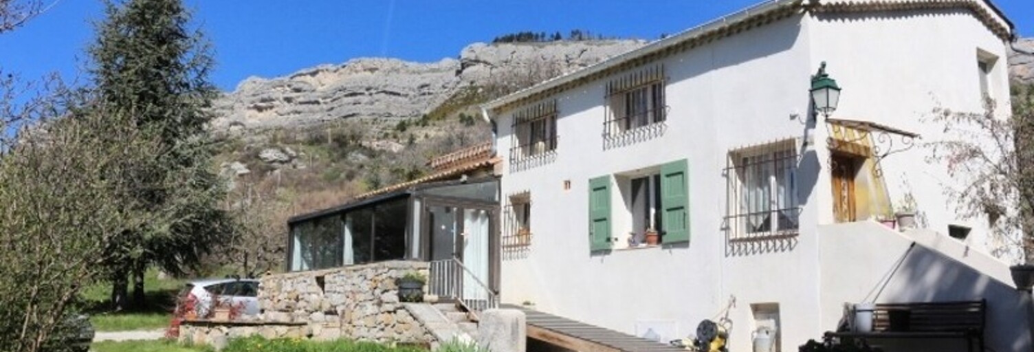 Maison 11 Pièces 210 m² à vendre à Saint-Geniez (04200)