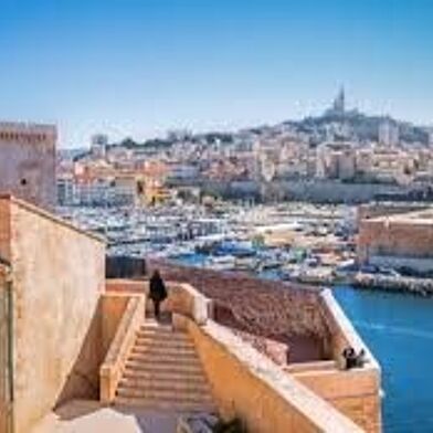 Commerce  224000 €