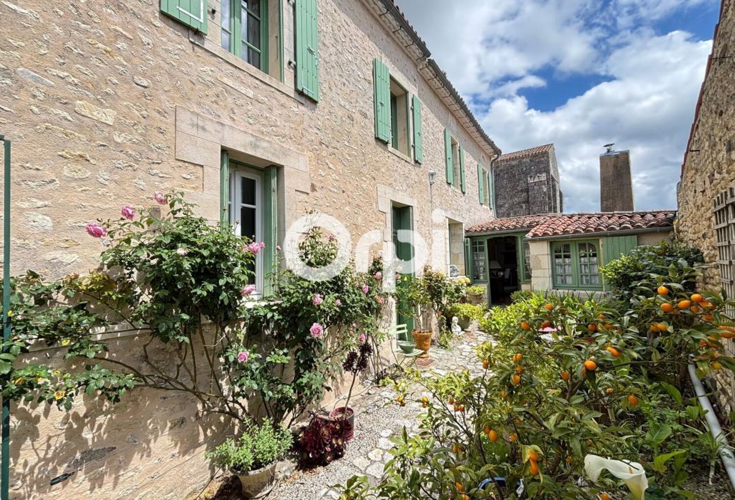 Maison de charme au cœur de Mornac-sur-Seudre - 172 m² - Jardin coup de cœur — photo 1