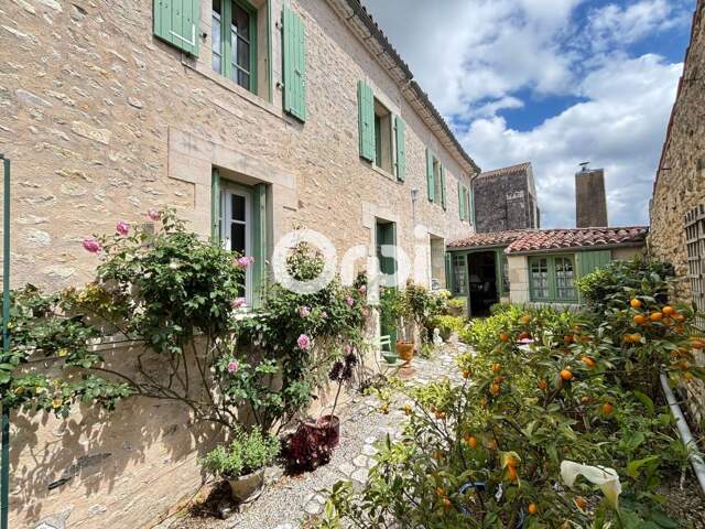 Maison de charme au cœur de Mornac-sur-Seudre - 172 m² - Jardin coup de cœur — photo du bien
