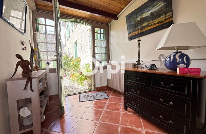 Maison de charme au cœur de Mornac-sur-Seudre - 172 m² - Jardin coup de cœur — photo 2