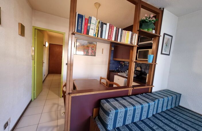 STUDIO  AVEC ALCÔVE  CENTRE VILLE — photo 3