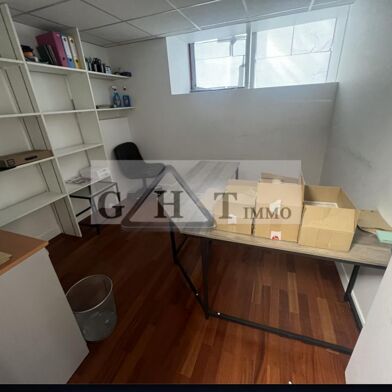 Bureau  1800 €