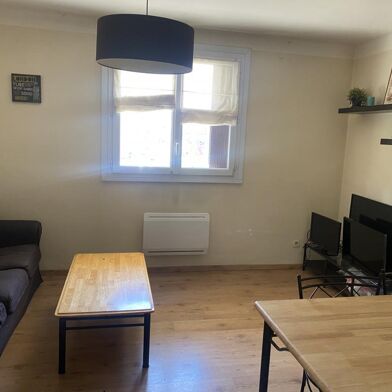 Appartement  450 €