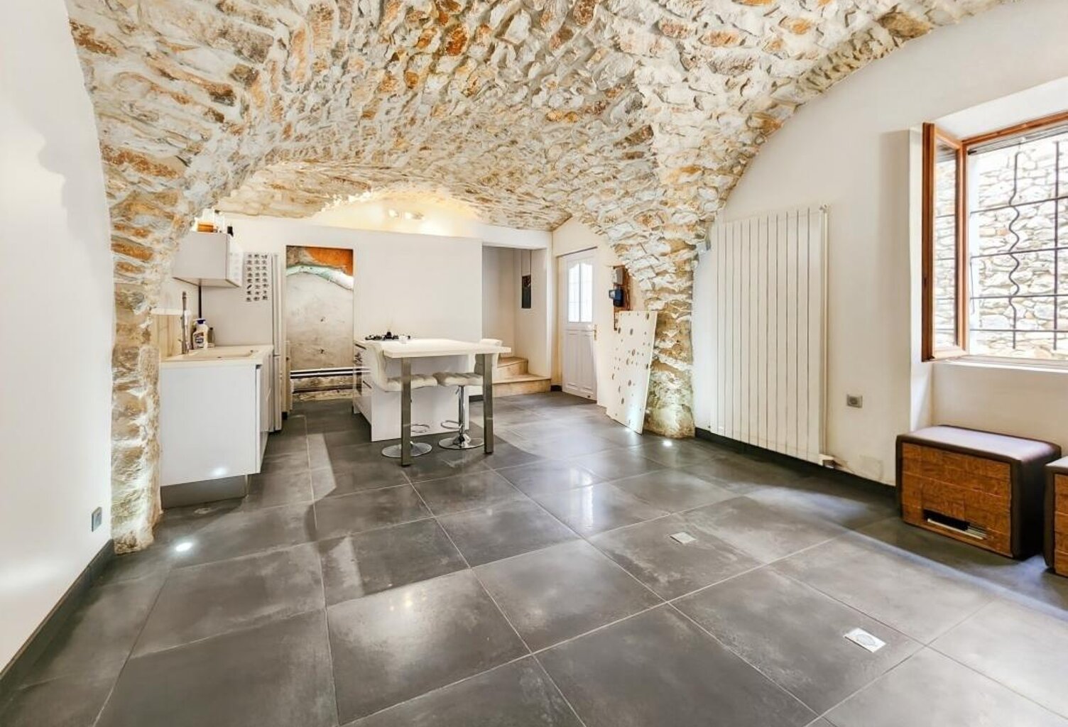 À Vendre à Saint Geniès - Maison de village de 80m² entièrement rénovée — photo 1