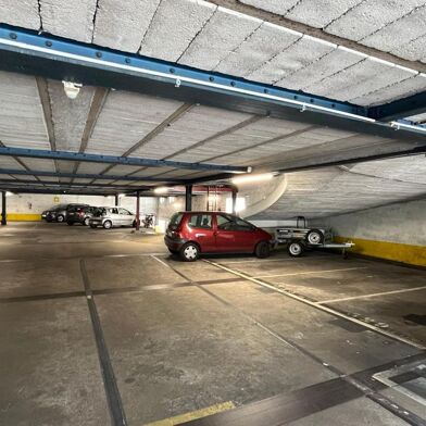 Garage  27000 €