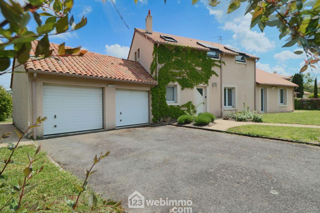 Maison - 175.87m² - Saint-Benoît