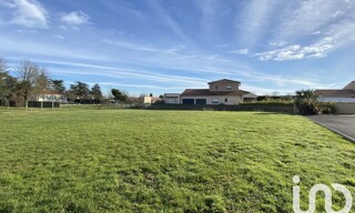 Terrain  842 m² à vendre à Bazoges-en-Paillers (85130)