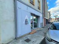 Local professionnel de 70m² L'Isle-Jourdain centre — photo 2