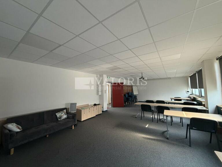 BUREAUX à LOUER — photo 1