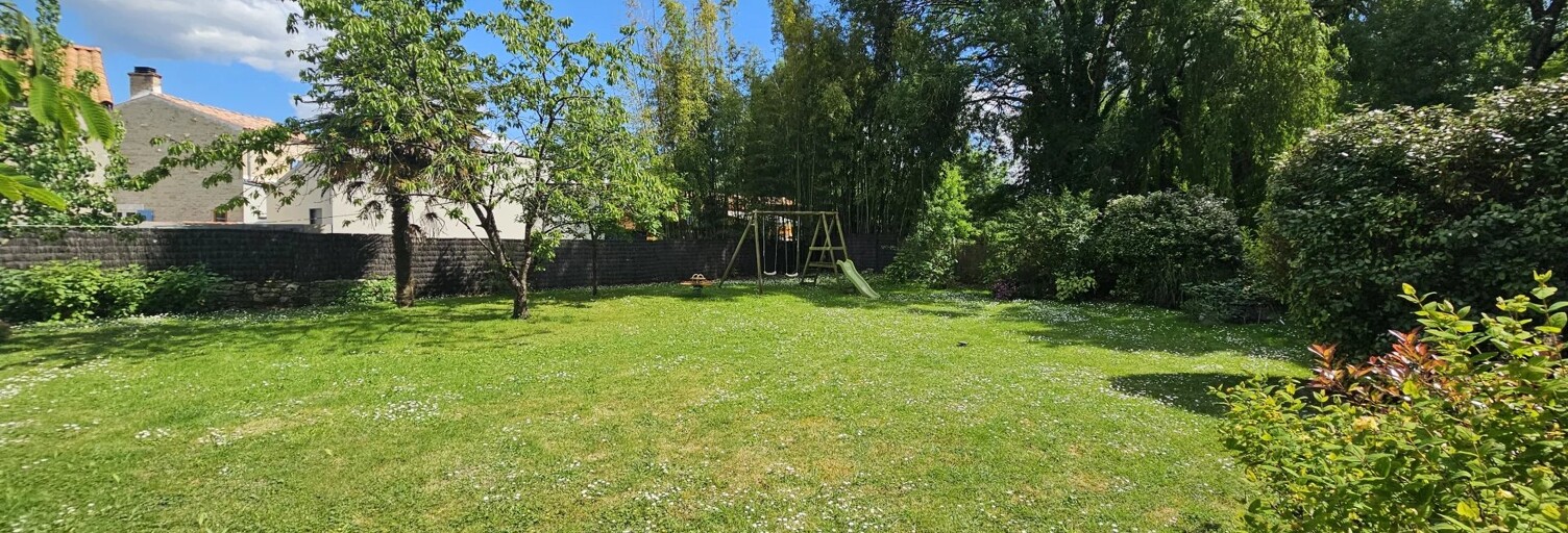 Maison 5 Pièces 102 m² à vendre à Landrais (17290)