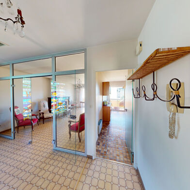 Appartement 5 pièces 243000 €