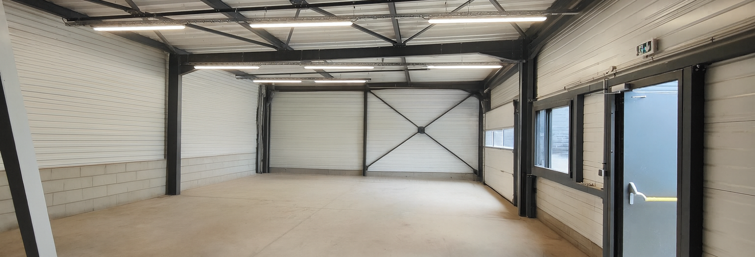Commerce  180 m² à louer à Sainte-Consorce (69280)