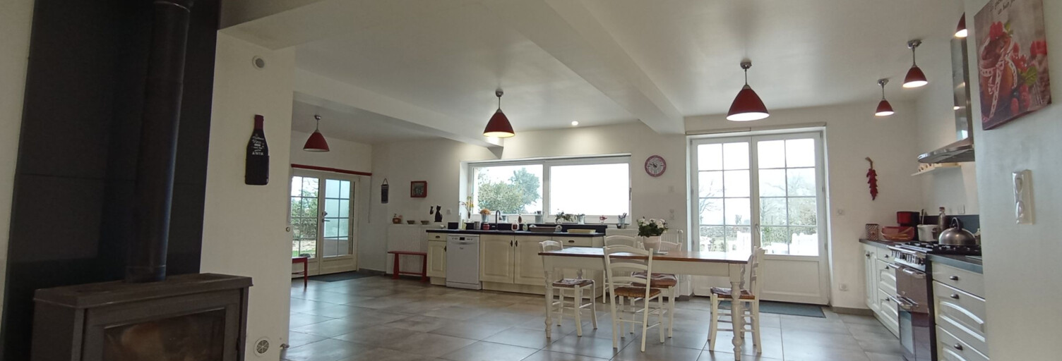 Maison 5 Pièces 260 m² à vendre à Sainte-Radégonde (86300)