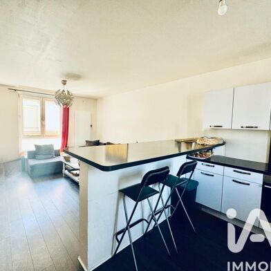 Appartement 3 pièces 160900 €