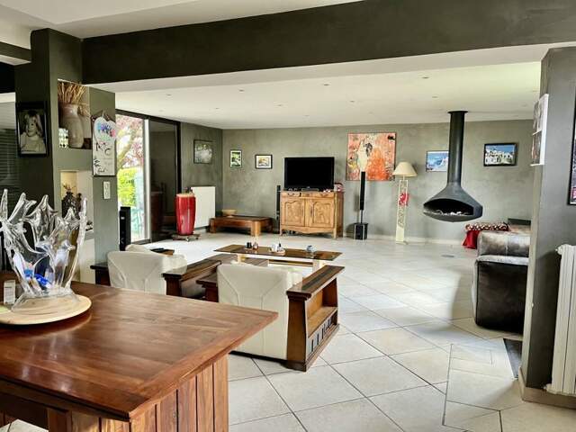 Pavillon de 7 pièces principales — photo du bien