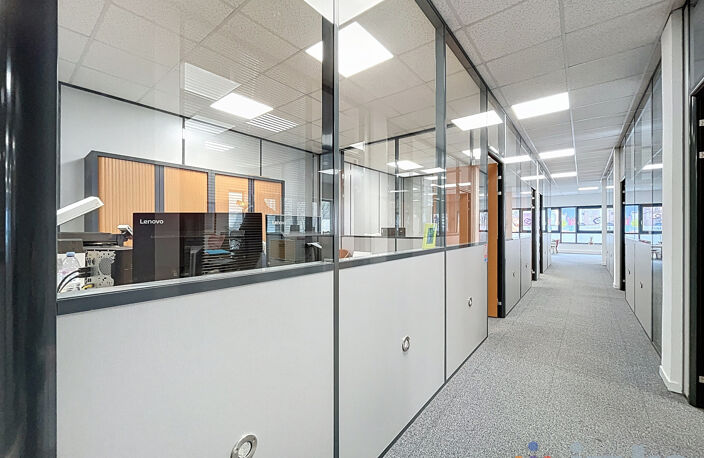 Local professionnel ou commercial modulable de 270 m2 avec 4 — photo 5