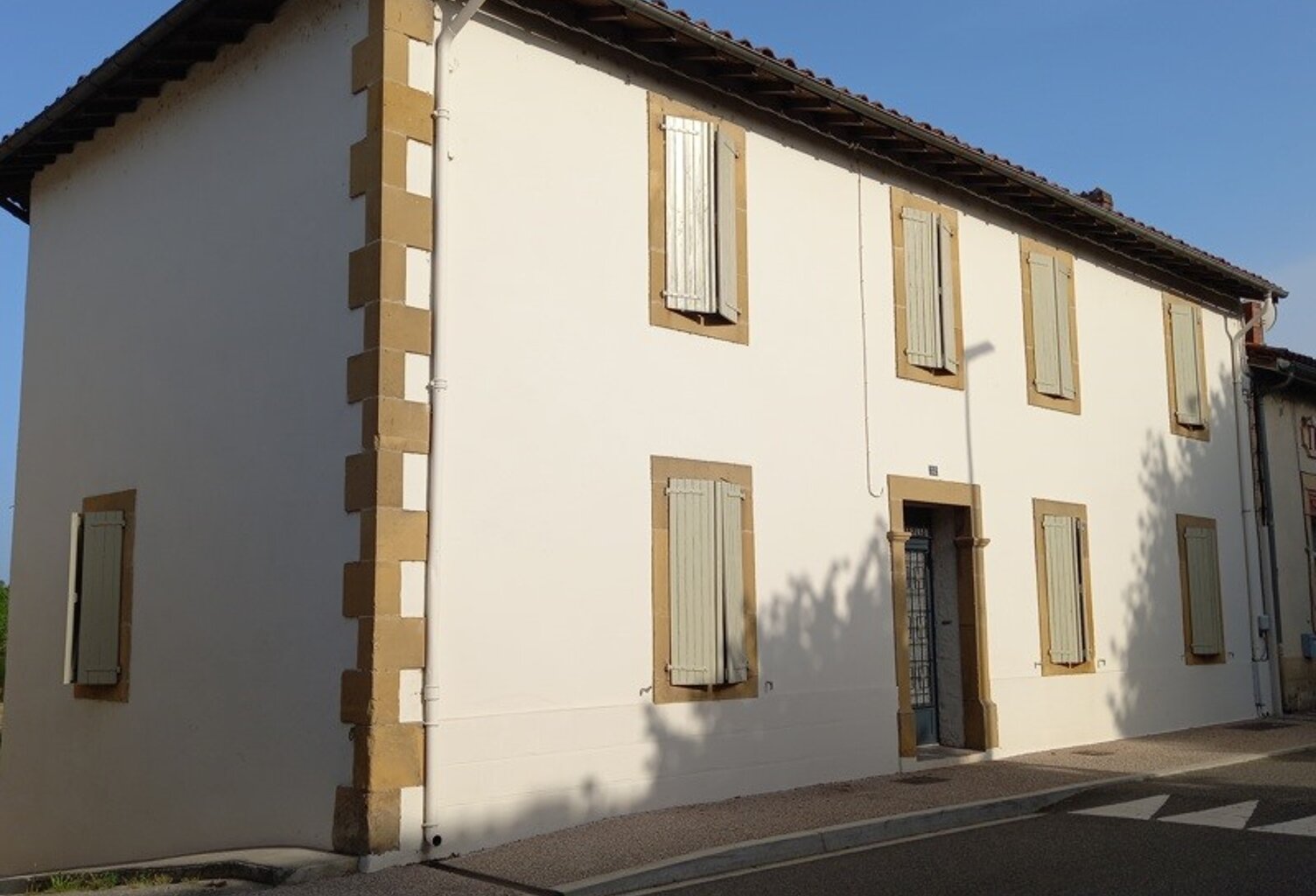 Maison en pierre de 6 pièces principales — photo 1