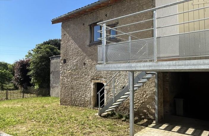 Maison en pierre de 6 pièces principales — photo 2
