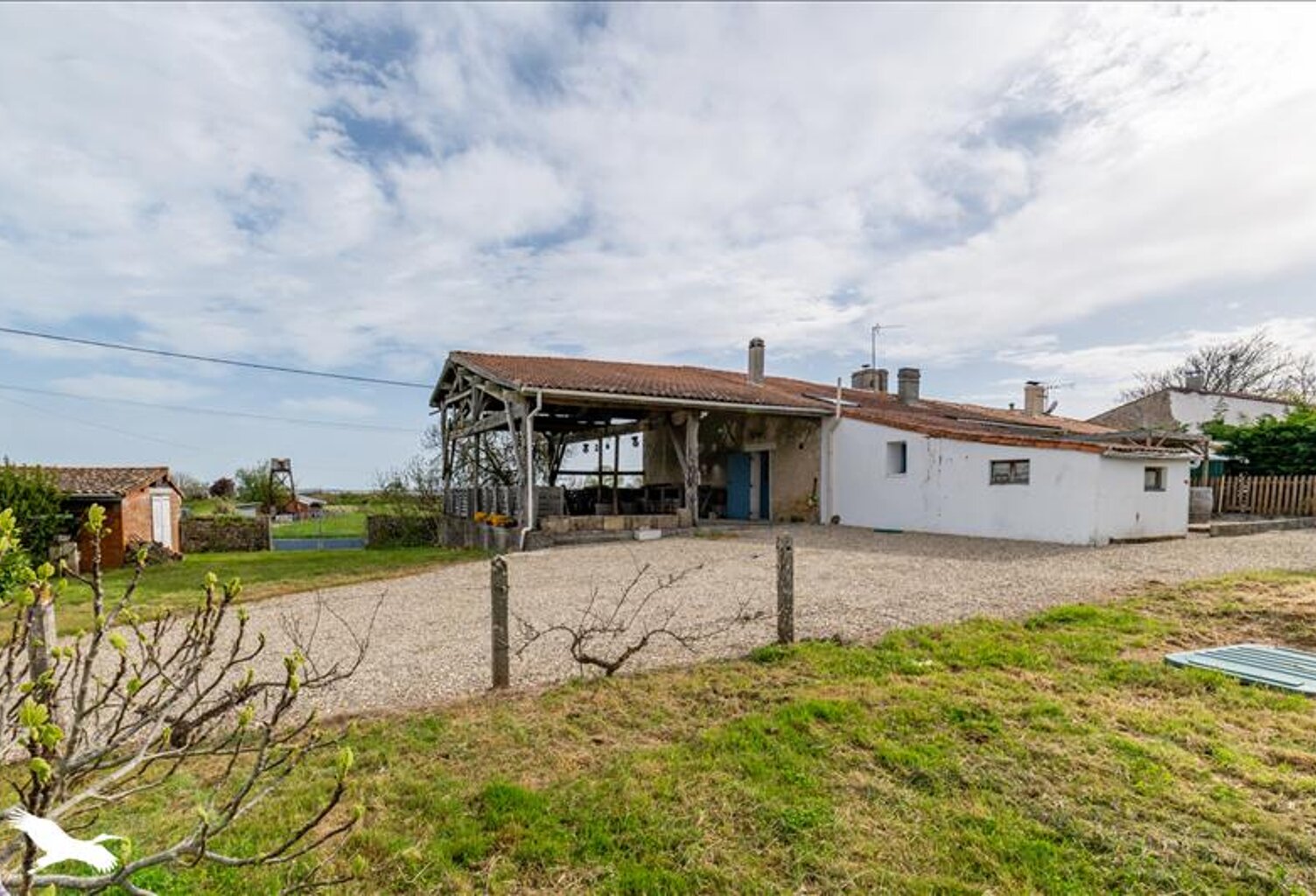 Maison en pierre de 5 pièces principales — photo 1
