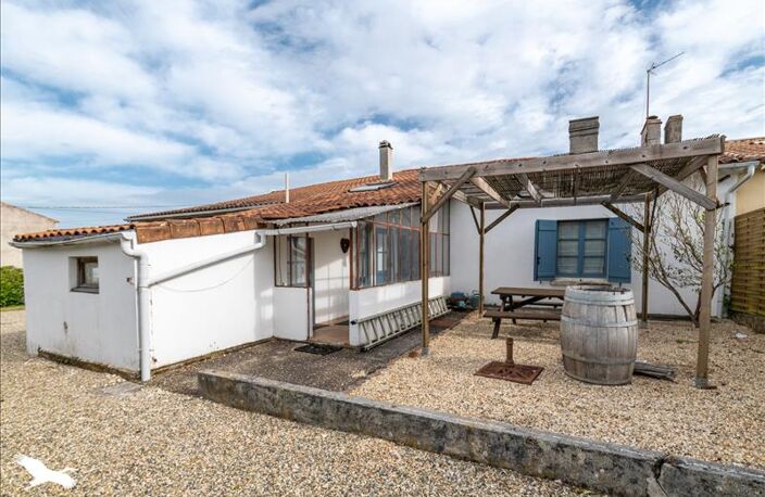 Maison en pierre de 5 pièces principales — photo 2