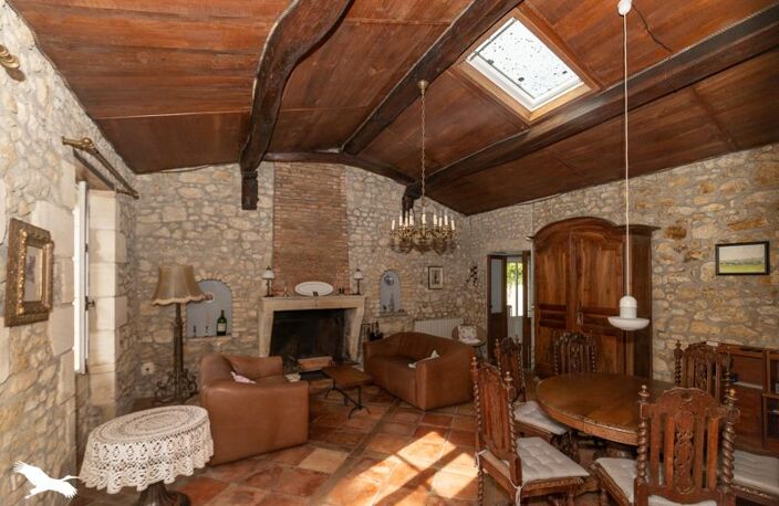 Maison en pierre de 6 pièces principales — photo 2