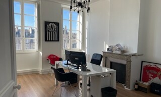 Local industriel 4 Pièces 123 m² à louer à Bordeaux (33000)