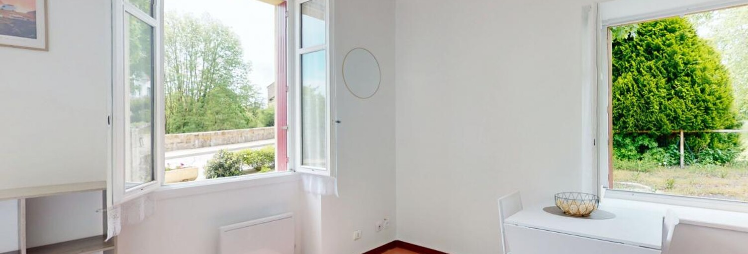 Appartement 1 Pièce 24 m² à louer à Salmiech (12120)