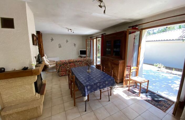 Maison à rafraichir de 80 m² avec sous-sol aménagé de 50 m² et Garage sur 479 m² de Terrain arboré — photo 2