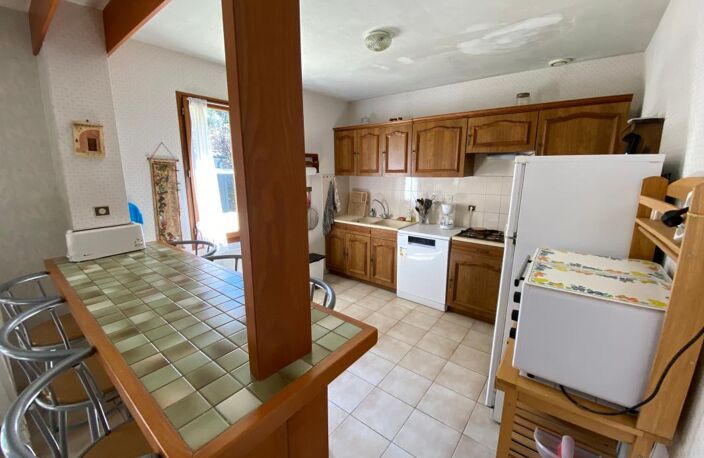 Maison à rafraichir de 80 m² avec sous-sol aménagé de 50 m² et Garage sur 479 m² de Terrain arboré — photo 4