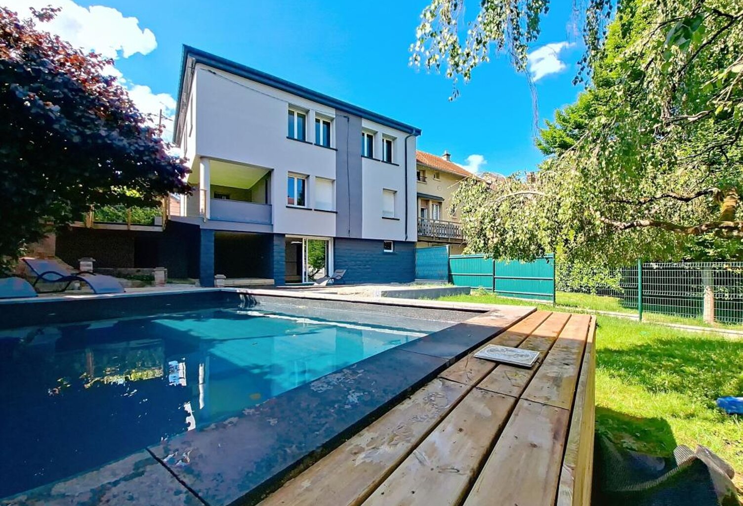 Coup de cœur assuré au cœur du secteur recherché de la Malgrange à Jarville-la-Malgrange ! Jolie maison de 220 m² avec 4 chambres, jardin et piscine — photo 1