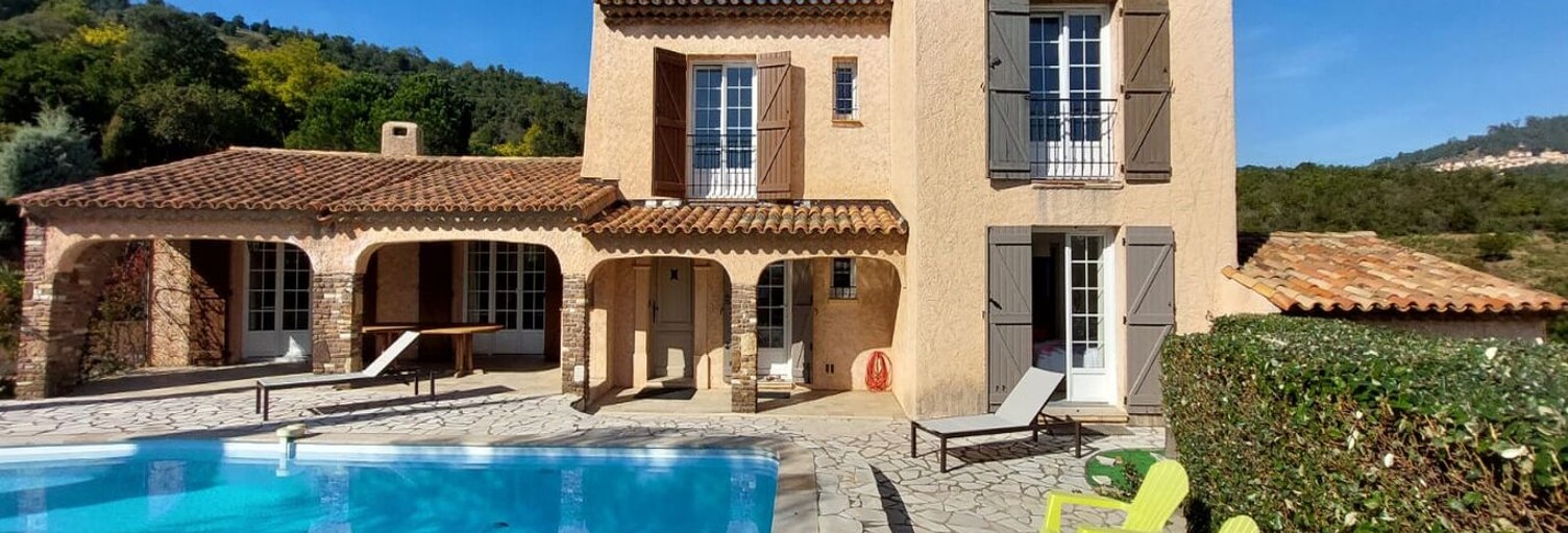 location vacances Maison 4 Pièces 158 m² à Roquebrune-sur-Argens (83380)