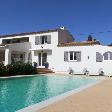 Maison 7 pièces 6000 €