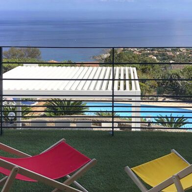 Maison 6 pièces 2500 €