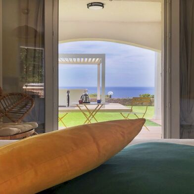 Maison 6 pièces 2500 €