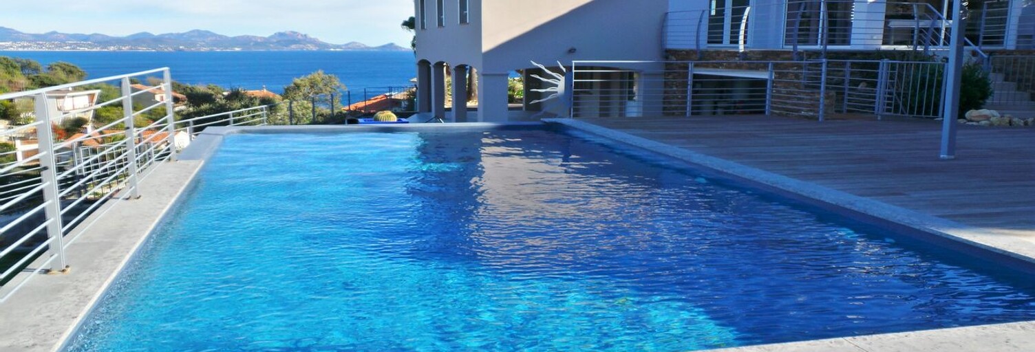 location vacances Maison 8 Pièces 250 m² à Roquebrune-sur-Argens (83380)