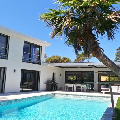 Maison 4 pièces 3000 €