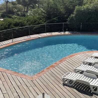 Maison 5 pièces 1800 €