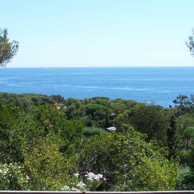 Maison 5 pièces 2000 €