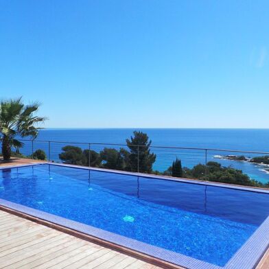 Maison 5 pièces 1750 €