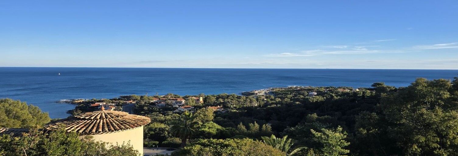 Terrain   m² à vendre à Roquebrune-sur-Argens (83380)