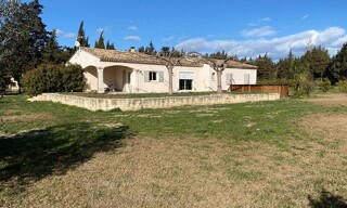 Maison 5 Pièces 115 m² à louer à Eyguières (13430)