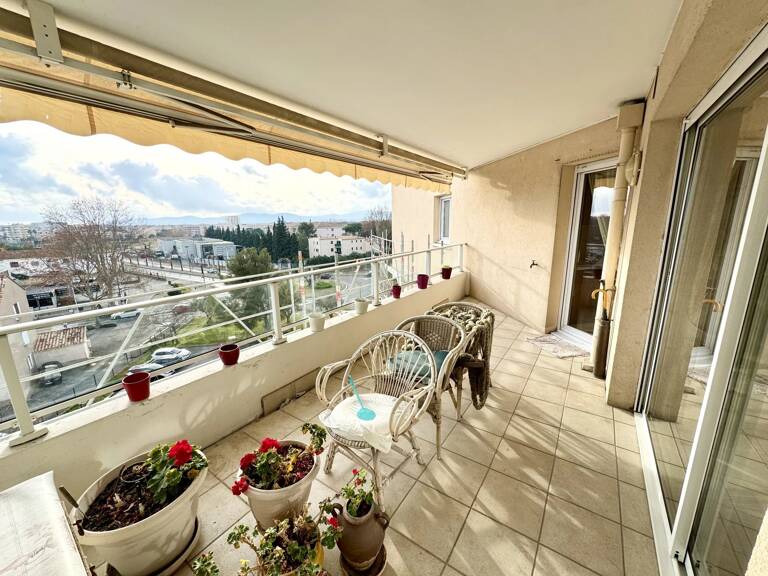 FREJUS APPARTEMENT T2 ETAGE ELEVE ASCENSEUR GARAGE CAVE — photo 1