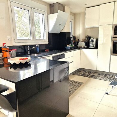 Appartement 3 pièces 299900 €